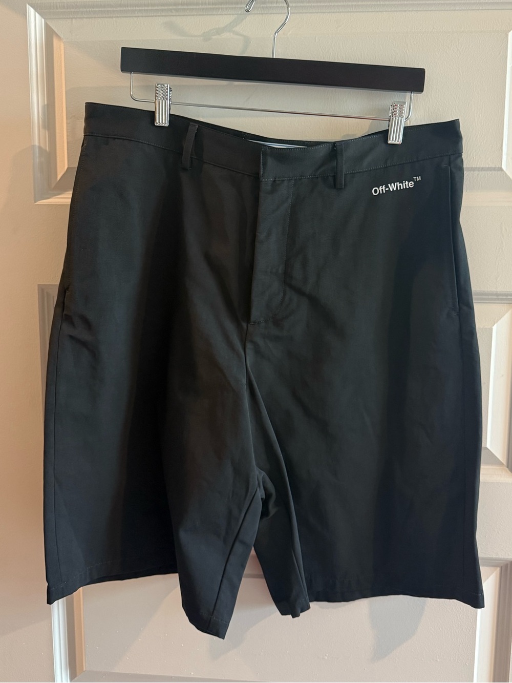Off-White Single Arrow Skate Shorts - Black & White